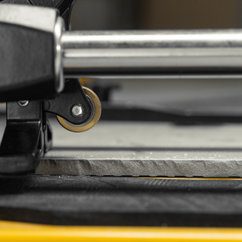 Плиткорез 800х14мм, цельнометал. напр., каретка на подш., стальная станина, рукоятка-пенал Denzel по ценам производителя в Челябинске с доставкой по всей России