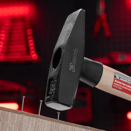 Молоток слесарный, 400 г, квадратный боек, деревянная рукоятка Matrix по ценам производителя в Челябинске с доставкой по всей России