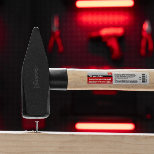 Молоток слесарный, 1500 г, квадратный боек, деревянная рукоятка Matrix по ценам производителя в Челябинске с доставкой по всей России