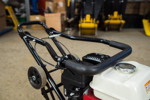 Виброплита 80 кг, 16кН (Honda) без бака колесный комплект TOR C-90L по ценам производителя в Челябинске с доставкой по всей России