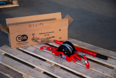 Лебедка ручная TOR ЛР-1,6 3 м по ценам производителя в Челябинске с доставкой по всей России