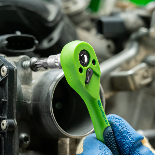 Ключ-трещотка 1/4", CrV, 72 зуба, с быстрым сбросом Сибртех по ценам производителя в Челябинске с доставкой по всей России