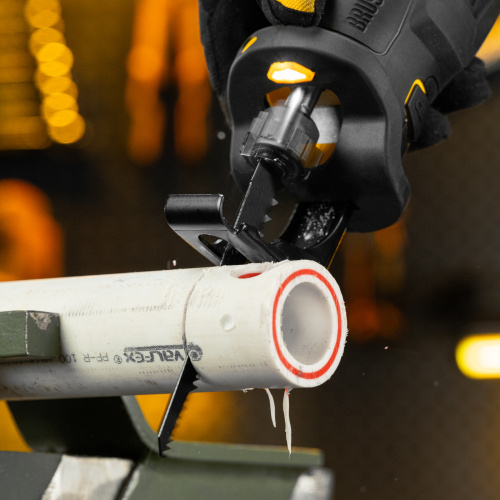 Пила сабельная аккумуляторная бесщет. RS-250, Li-Ion, 20 В Denzel по ценам производителя в Челябинске с доставкой по всей России