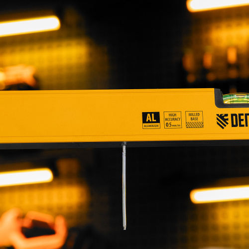 Уровень алюминиевый, магнит, фрезерованный, 3 глазка (1 зеркал.) 0,5 мм/м, 800 мм Denzel по ценам производителя в Челябинске с доставкой по всей России