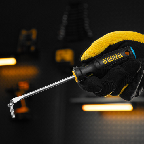 Отвертка, SL5x100 мм, S2, 3к рукоятка Denzel по ценам производителя в Челябинске с доставкой по всей России