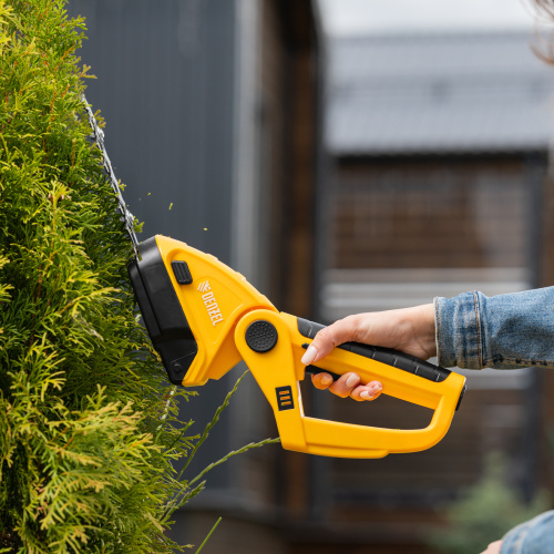 Ножницы-кусторез аккумуляторные GS-7, Li-Ion, 7,2 В Denzel по ценам производителя в Челябинске с доставкой по всей России