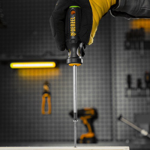 Отвертка PZ2x100 мм, CrV, трехкомпонентная рукоятка Denzel по ценам производителя в Челябинске с доставкой по всей России