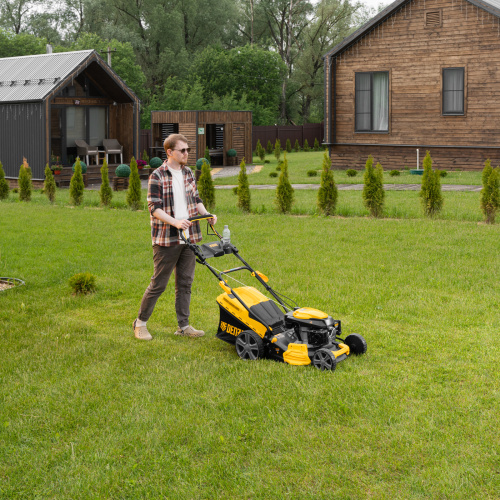 Газонокосилка бензиновая GLD-460SP, 146 куб.см, ширина 46 см, привод 7 уровней, травосборник 50 л Denzel по ценам производителя в Челябинске с доставкой по всей России