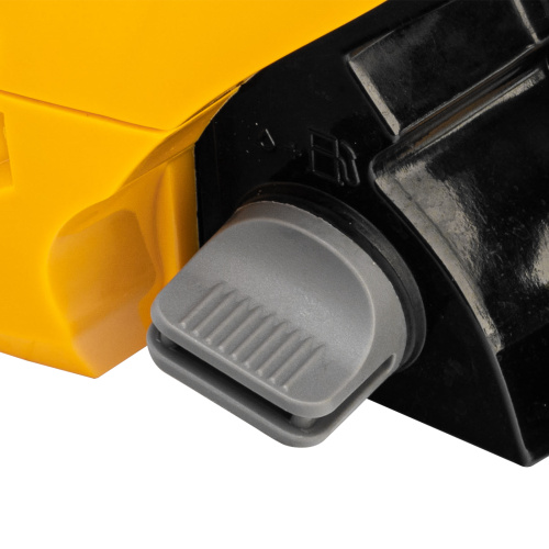 Пила цепная бензиновая DGS-4516, шина 40 см, 45 см3, 3 л.с, шаг 3/8, паз 1.3 мм, 57 звеньев Denzel по ценам производителя в Челябинске с доставкой по всей России