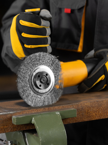 Щетка для УШМ, 125 мм, "Плоская", витая нержавеющая проволока 0.3 мм, посадка 22.2 мм Denzel по ценам производителя в Челябинске с доставкой по всей России