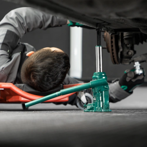 Домкрат гидравлический бутылочный, 2 т, 150-280 мм, в пласт. кейсе Сибртех по ценам производителя в Челябинске с доставкой по всей России