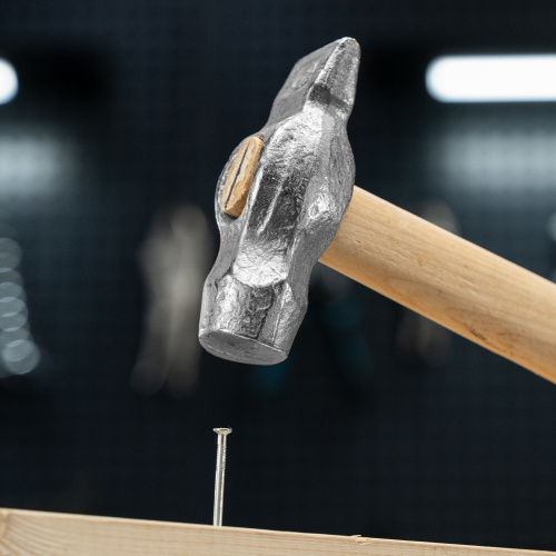 Молоток слесарный, 500 г, круглый боек, деревянная рукоятка по ценам производителя в Челябинске с доставкой по всей России