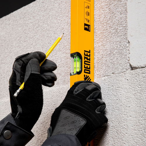 Уровень алюминиевый, 1200 мм, фрезерованный, 3 глазка Denzel по ценам производителя в Челябинске с доставкой по всей России