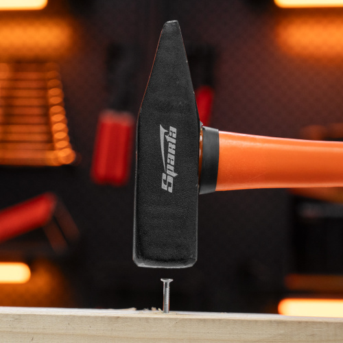 Молоток слесарный, 800 г, фибергласовая обрезиненная рукоятка Sparta по ценам производителя в Челябинске с доставкой по всей России