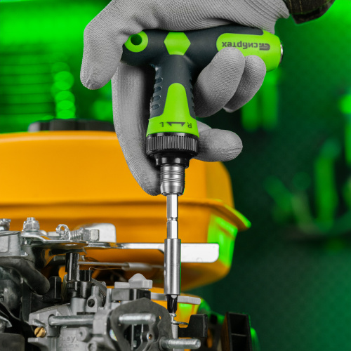 Отвертка Т-образная реверсивная с набором бит, торцевых головок, 33 предмета, CrV Сибртех по ценам производителя в Челябинске с доставкой по всей России