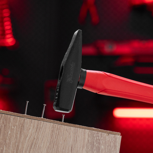 Молоток слесарный optimal, 200 г, фибергласовая обрезиненная рукоятка, квадратный боек Matrix по ценам производителя в Челябинске с доставкой по всей России