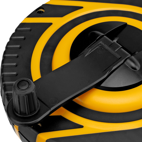 Рулетка геодезическая 20 м х 15 мм, закрытый корпус, фиберглассовая лента Denzel по ценам производителя в Челябинске с доставкой по всей России