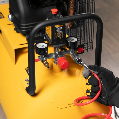 Компрессор воздушный BCV2200/100, ременный привод, 2.2 кВт, 100 литров, 370 л/мин Denzel по ценам производителя в Челябинске с доставкой по всей России