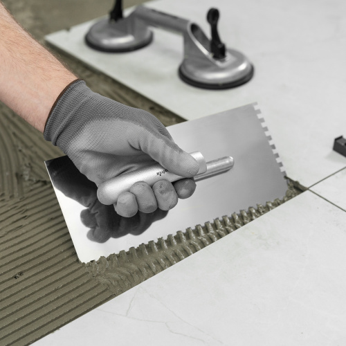 Гладилка из нержавеющей стали, 280 х 130 мм, деревянная ручка, зуб 6 х 6 мм Matrix по ценам производителя в Челябинске с доставкой по всей России