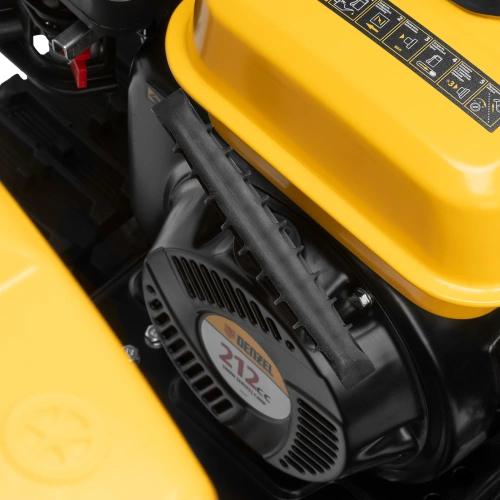 Бензиновая снегоуборочная машина SBM 610DT PRO, 212cc, гусеницы, эл.старт, блок. дифф. Denzel по ценам производителя в Челябинске с доставкой по всей России