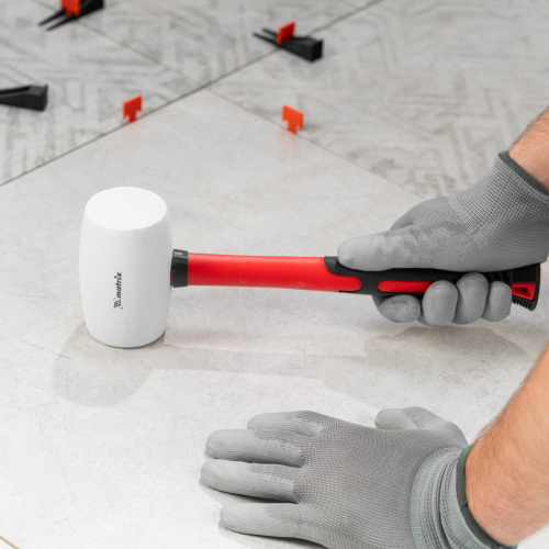 Киянка резиновая, 450 г, белая резина, фибергласовая рукоятка Matrix по ценам производителя в Челябинске с доставкой по всей России