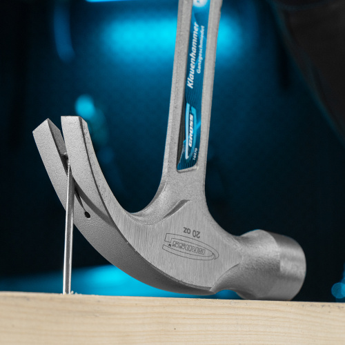 Молоток-гвоздодер, 570 г, цельнокованый, трехкомпонентная рукоятка Gross по ценам производителя в Челябинске с доставкой по всей России