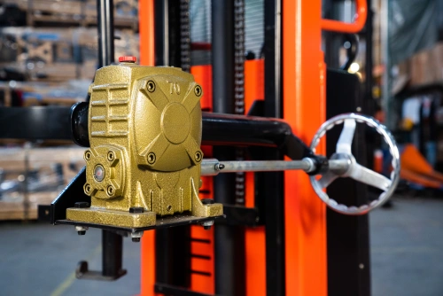 Штабелер-бочкокантователь гидравлический 0,35 т 2,5 м TOR CDT с электроподъемом по ценам производителя в Челябинске с доставкой по всей России