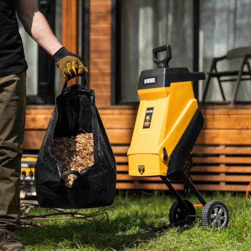 Измельчитель садовый электрический ECS-2500, 2500 Вт, 45 мм Denzel по ценам производителя в Челябинске с доставкой по всей России