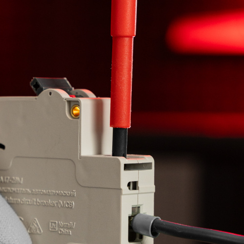 Отвертка Insulated, PH1 x 75 мм, CrMo, до 1000 В, двухкомпонентная рукоятка Matrix Professional по ценам производителя в Челябинске с доставкой по всей России