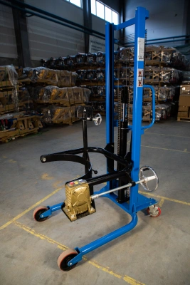 Штабелер-бочкокантователь гидравлический 0,35 т 2,5 м TOR COT по ценам производителя в Челябинске с доставкой по всей России