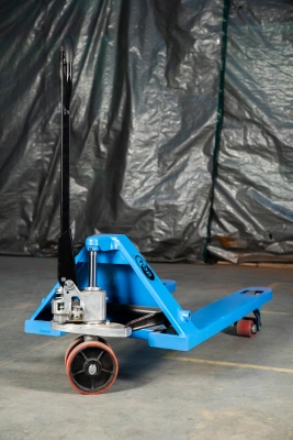 Тележка гидравлическая широковильная 2500 кг 1220х685 мм полиуретановые колеса TOR RHP по ценам производителя в Челябинске с доставкой по всей России