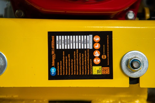 Виброплита 70 кг, 10,5кН (Honda) бак, коврик, колесный комплект TOR C-60T по ценам производителя в Челябинске с доставкой по всей России