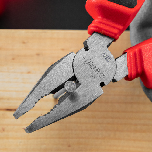 Плоскогубцы комбинированные, 180 мм, хром-ванадий, двухкомпонентные рукоятки Matrix по ценам производителя в Челябинске с доставкой по всей России