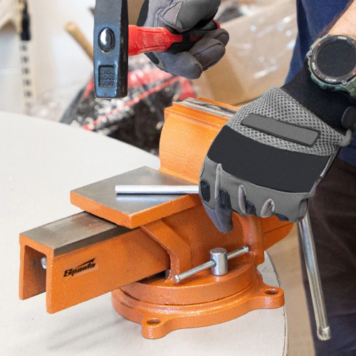 Тиски слесарные, 150 мм, поворотные, с наковальней Sparta по ценам производителя в Челябинске с доставкой по всей России