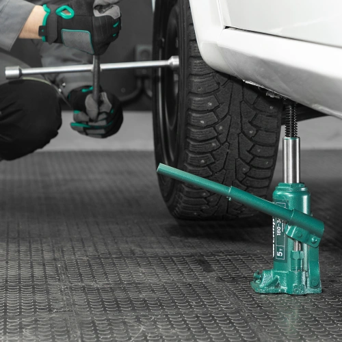 Домкрат гидравлический бутылочный, 5 т, 180-340 мм, в пласт. кейсе Сибртех по ценам производителя в Челябинске с доставкой по всей России