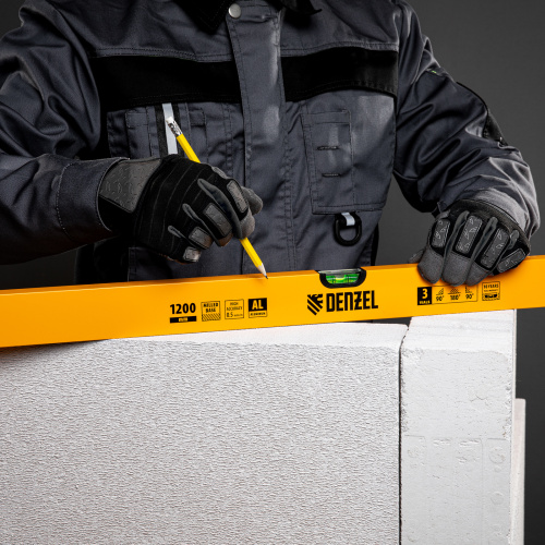 Уровень алюминиевый, 1200 мм, фрезерованный, 3 глазка Denzel по ценам производителя в Челябинске с доставкой по всей России