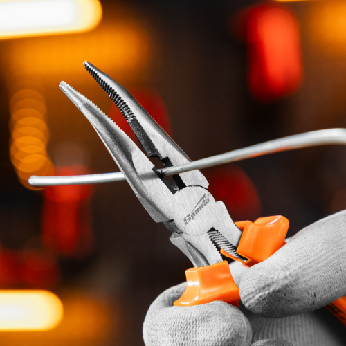 Длинногубцы изогнутые Classic, 160 мм, шлифованные, пластмассовые рукоятки Sparta по ценам производителя в Челябинске с доставкой по всей России