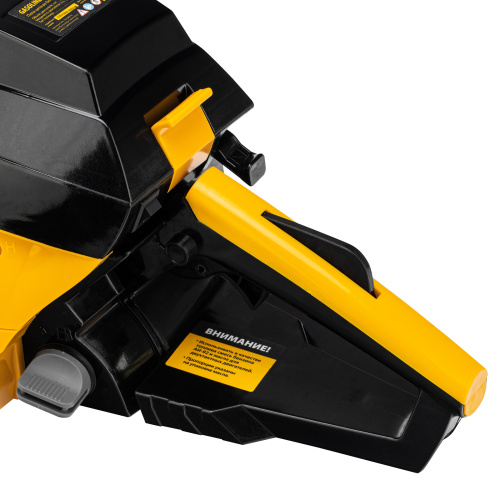 Пила цепная бензиновая DGS-4516, шина 40 см, 45 см3, 3 л.с, шаг 3/8, паз 1.3 мм, 57 звеньев Denzel по ценам производителя в Челябинске с доставкой по всей России