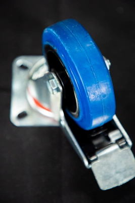 Колесо поворотное резина SRCLb 42 100 мм с тормозом (F) по ценам производителя в Челябинске с доставкой по всей России