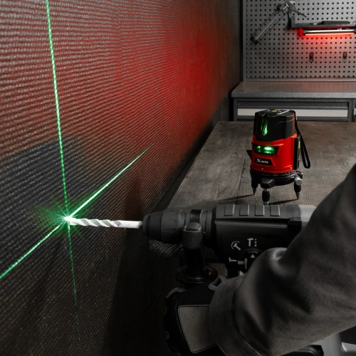 Лазерный уровень CRX-30G, 30 м, зеленый луч, батарейки, резьба 5/8" MTX по ценам производителя в Челябинске с доставкой по всей России