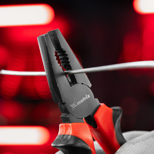 Плоскогубцы комбинированные Black Nickel, 160 мм, двухкомпонентные рукоятки Matrix по ценам производителя в Челябинске с доставкой по всей России