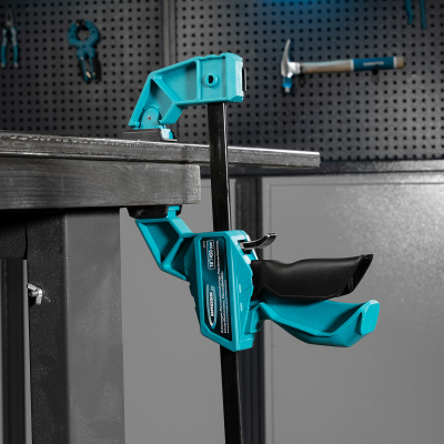 Струбцина реечная, быстрозажимная, пистолетного типа, пошаговый механизм, пластиковый корпус, 450мм Gross по ценам производителя в Челябинске с доставкой по всей России