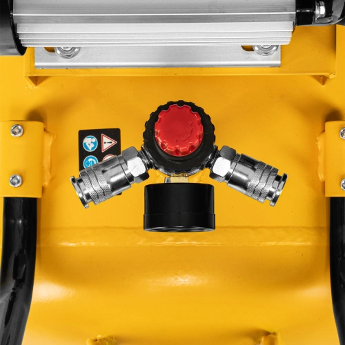 Компрессор воздушный рем. привод BCI 2200/100, 2,2 кВт, 100 литров, 420 л/мин Denzel по ценам производителя в Челябинске с доставкой по всей России