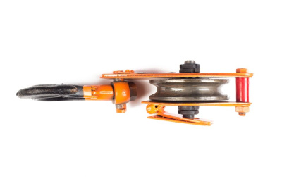 Блок монтажный однорольный с  крюком TOR 1 т с откидной щекой по ценам производителя в Челябинске с доставкой по всей России