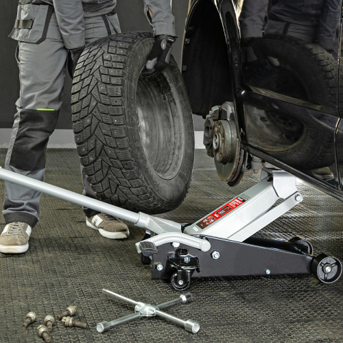 Домкрат гидравлический подкатной, 3.5 т, высота подъема 145-490 мм, с педалью Matrix по ценам производителя в Челябинске с доставкой по всей России