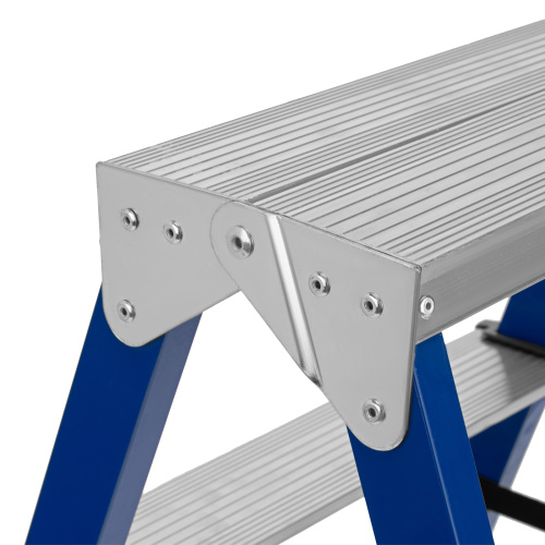 Стремянка двусторонняя 2 ступени, стальная, Сибртех по ценам производителя в Челябинске с доставкой по всей России