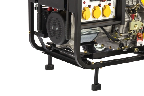 Генератор дизельный DD6300Е, 5.0 кВт, 220 В/50 Гц, 15 л, электростартер Denzel по ценам производителя в Челябинске с доставкой по всей России