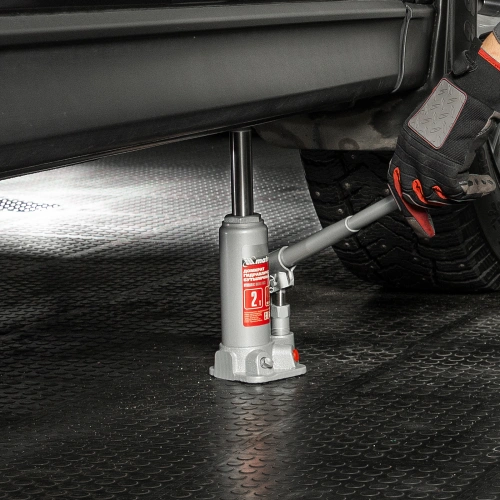 Домкрат гидравлический бутылочный, 2 т, высота подъема 181-345 мм, в пластиковый кейсе Matrix по ценам производителя в Челябинске с доставкой по всей России