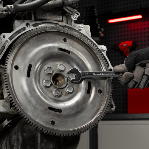 Набор ключей комбинированных, трещоточных шарнирных 13 шт. Matrix по ценам производителя в Челябинске с доставкой по всей России