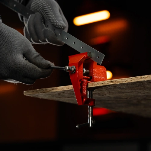 Тиски, 50 мм, крепление для стола Sparta по ценам производителя в Челябинске с доставкой по всей России